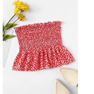 Red and white flower strapless top ‼️‼️70% off‼️‼️
